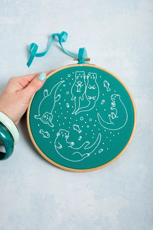 Hawthorn Handmade Awesome Otters Embroidery Kit – Esthersfabrics